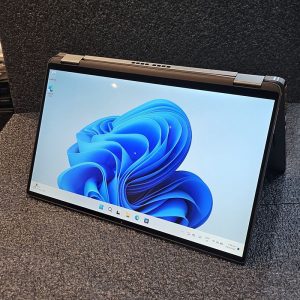 Dell Latitude 7400 2-in-1, Intel Core i7-8th Gen, 16GB RAM, 512GB SSD