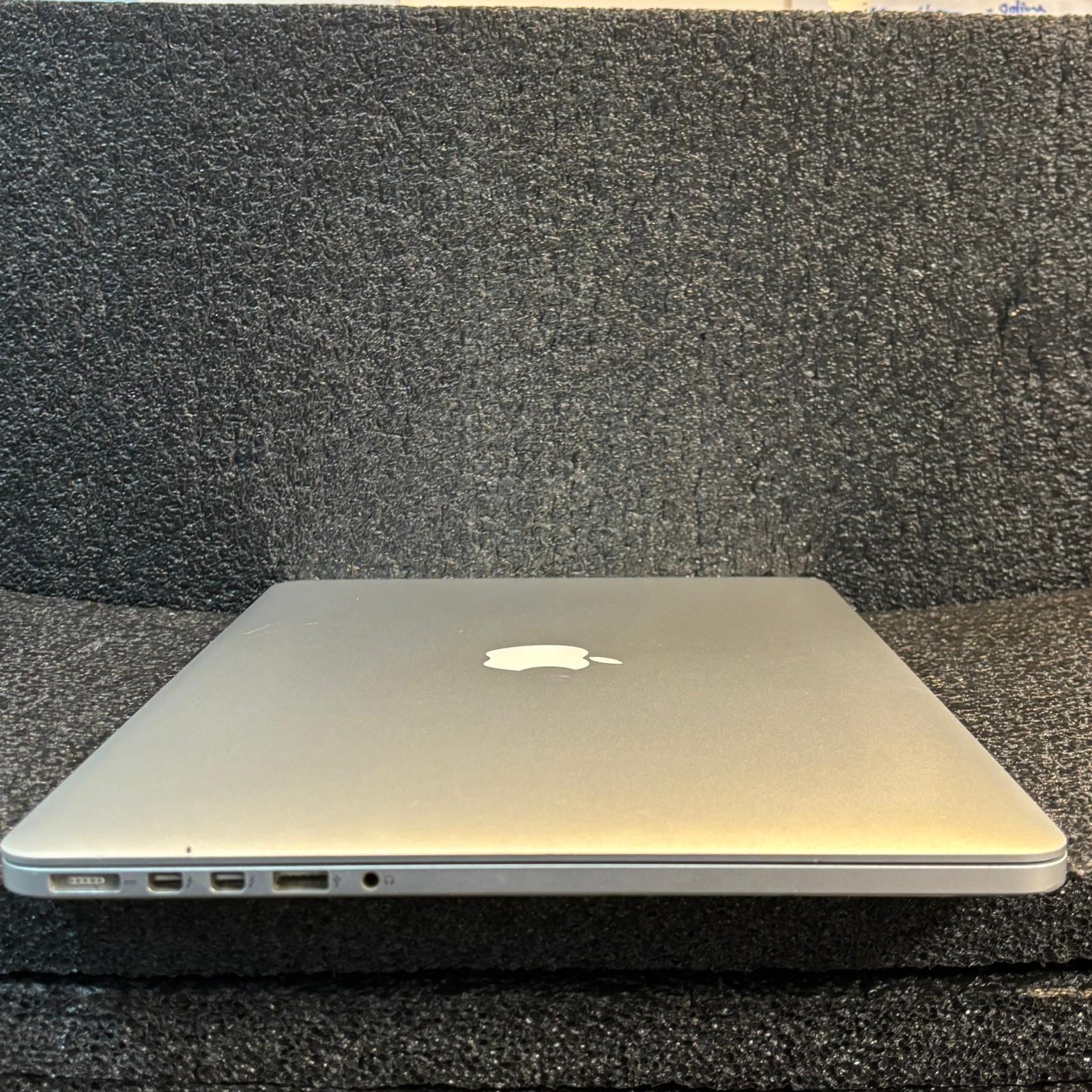 Apple MacBook Pro 15-inch Retina Late 2013 - Image 2